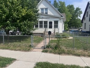 Building Photo - 2112 Ave A