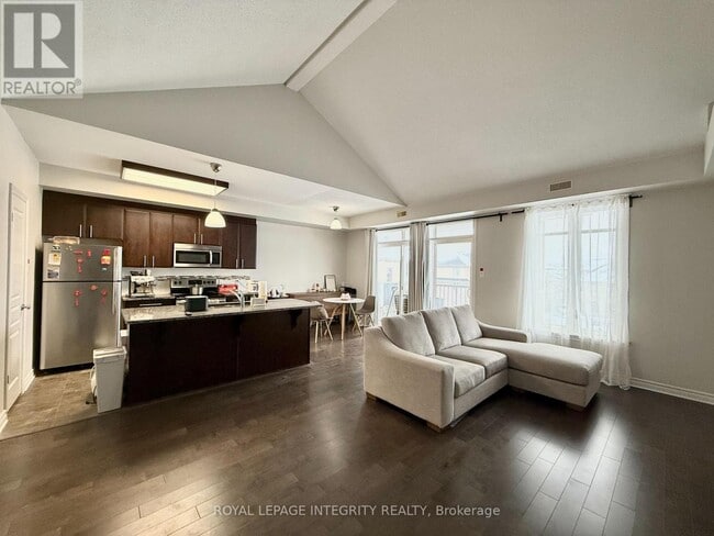 Building Photo - 22 Tadley Private