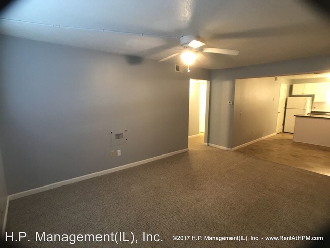 Foto del edificio - 1124 University Dr