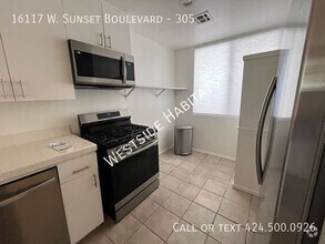 Building Photo - 16117 W Sunset Blvd