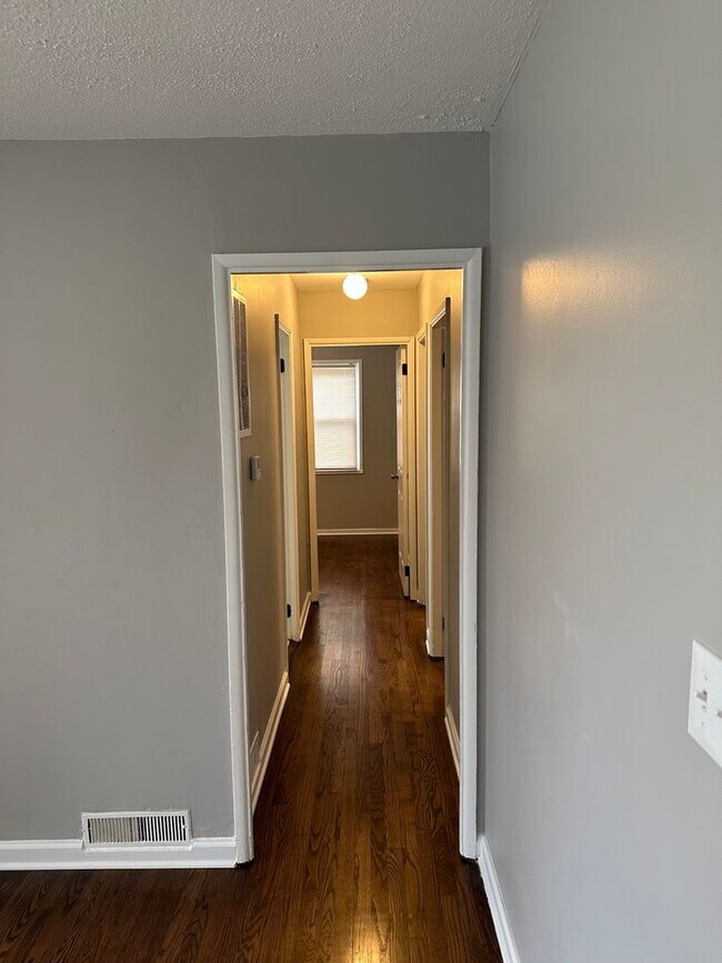 Building Photo - Beautiful, refinished hardwood flooring, T...
