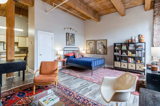 Foto del edificio - 308 W 8th St
