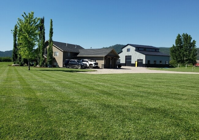 Building Photo - 112 Treweek Dr