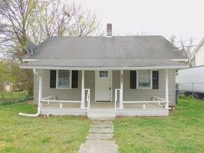 Building Photo - 1008 Cranbrook St