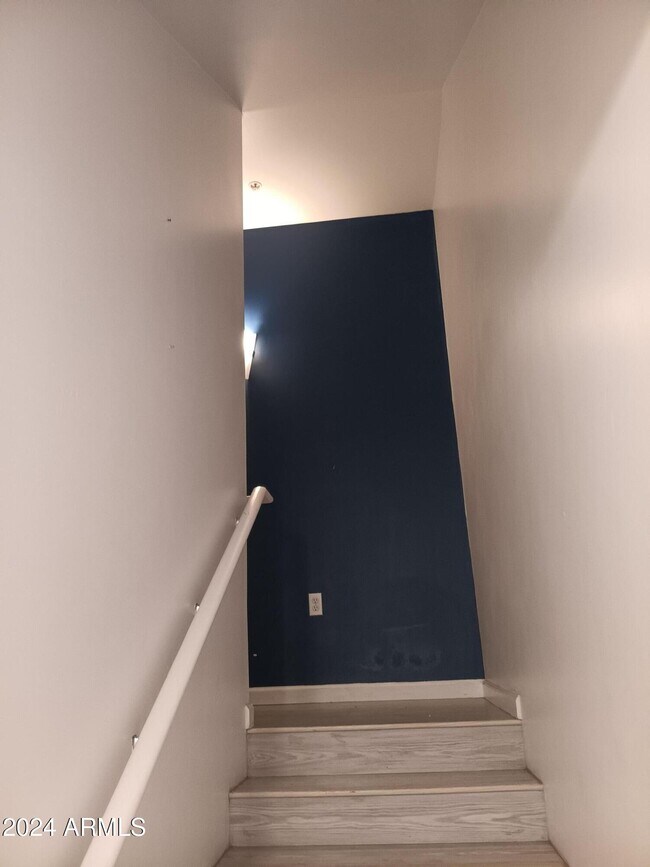 Building Photo - 1920 E Bell Rd