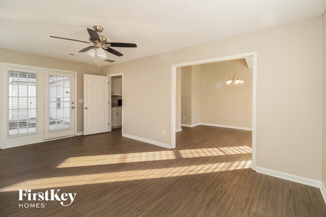 Building Photo - 4705 Meadowcroft Rd