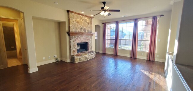 Building Photo - Luxury Home in Master Planned Castle Hills...