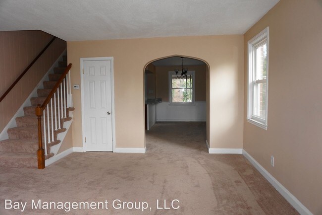 Building Photo - 1168 Elm Rd