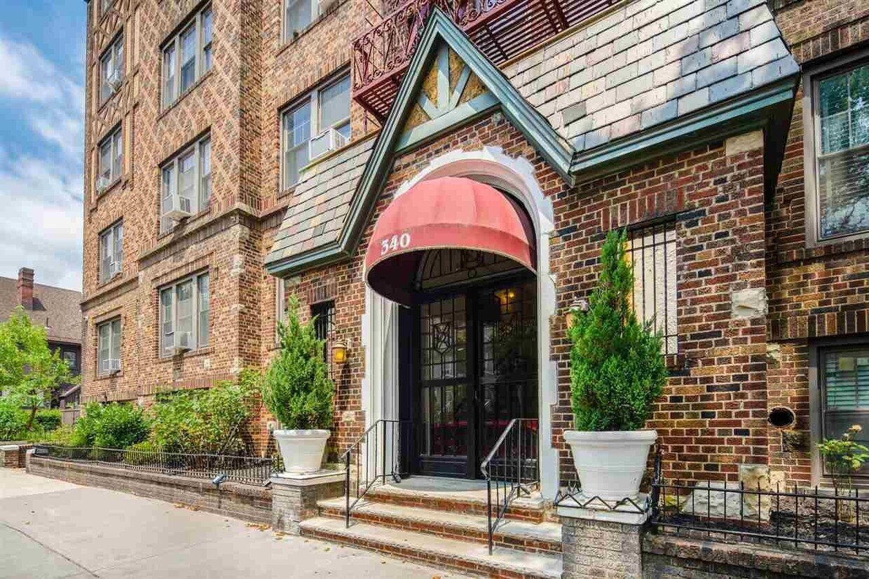 340 Fairmount Ave Unit 108, Jersey City, NJ 07306 Condo for Rent in