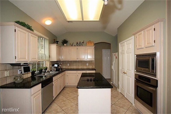 Building Photo - 202 W Sterling Pond Cir