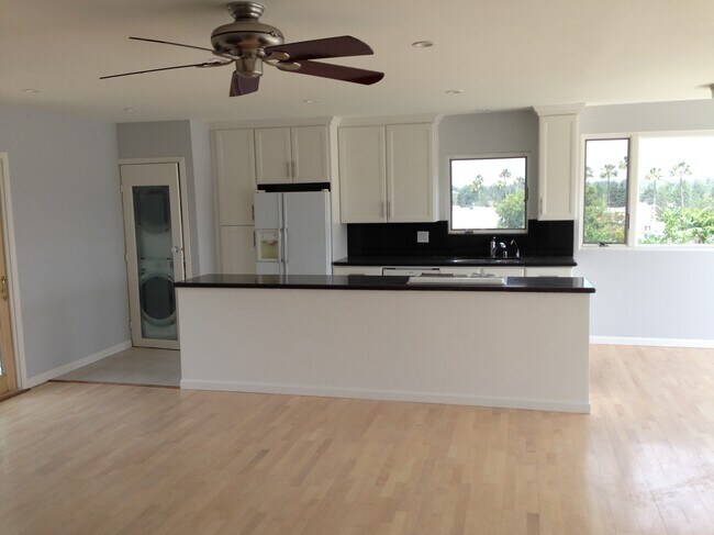 Kitchen - 11941 Laurelwood Dr