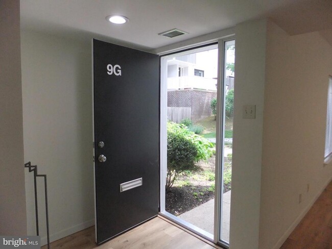 Foto del edificio - 1720 Oakwood Terrace