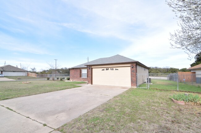 Building Photo - 5002 Acorn Creek Trail