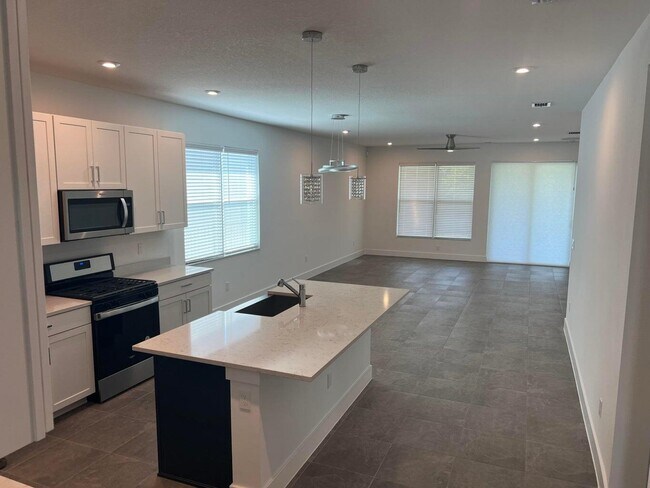 Foto del edificio - 12800 SW Eleanor Dr