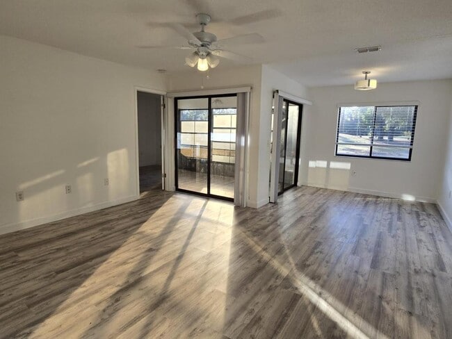 Building Photo - 9418 Nakoma Way