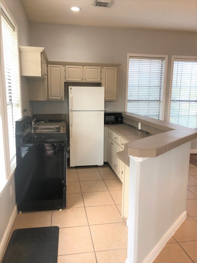 Foto del edificio - 543 W 27th St