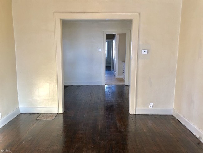 Building Photo - 1 br, 1 bath Duplex - 943 N Drexel Ave