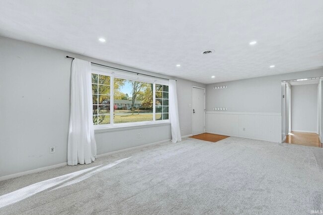 Foto del edificio - 7311 Denise Dr