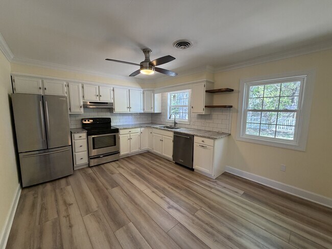 Foto del edificio - 421 Loblolly Ln