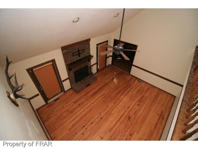 Building Photo - LAKE SHORES