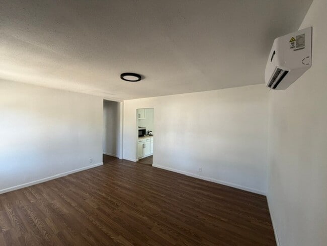Building Photo - 1701 Islla Dr