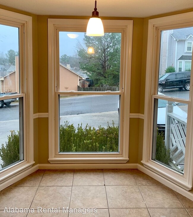 Building Photo - 405 Jamestown Manor Dr