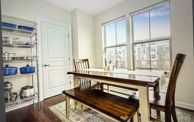 Building Photo - 3 Repton Pl