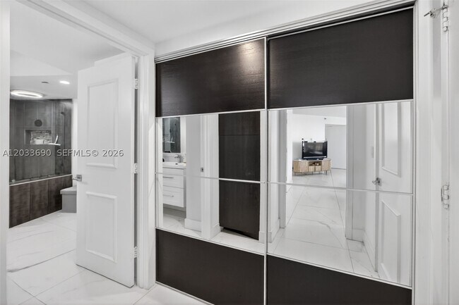 Foto del edificio - 1000 E Island Blvd