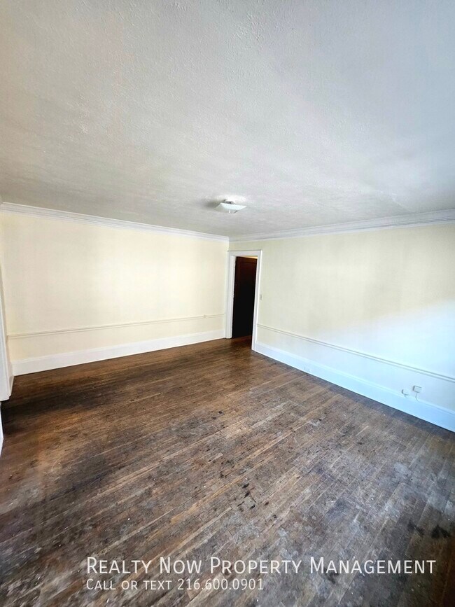 Foto del edificio - 4 Bed 2 Bath Apartment
