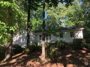 Building Photo - 1936 Westwood Cir SE