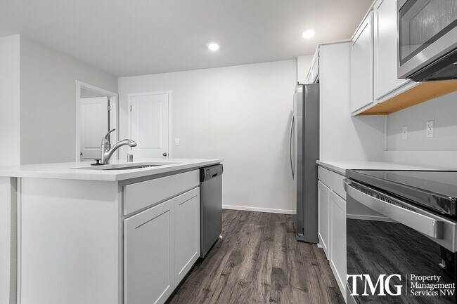 Building Photo - Wonderful 3 Bed 2.5 Bath Townhome in Orcha...