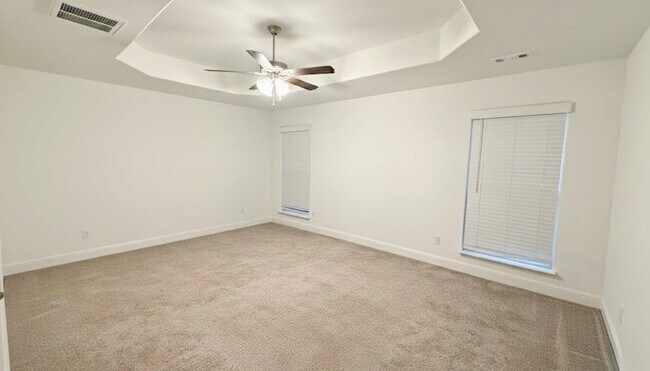 Foto del edificio - 5909 NW Hoover St