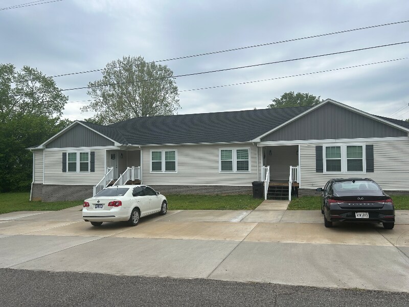Foto principal - 102 Lewis Dr