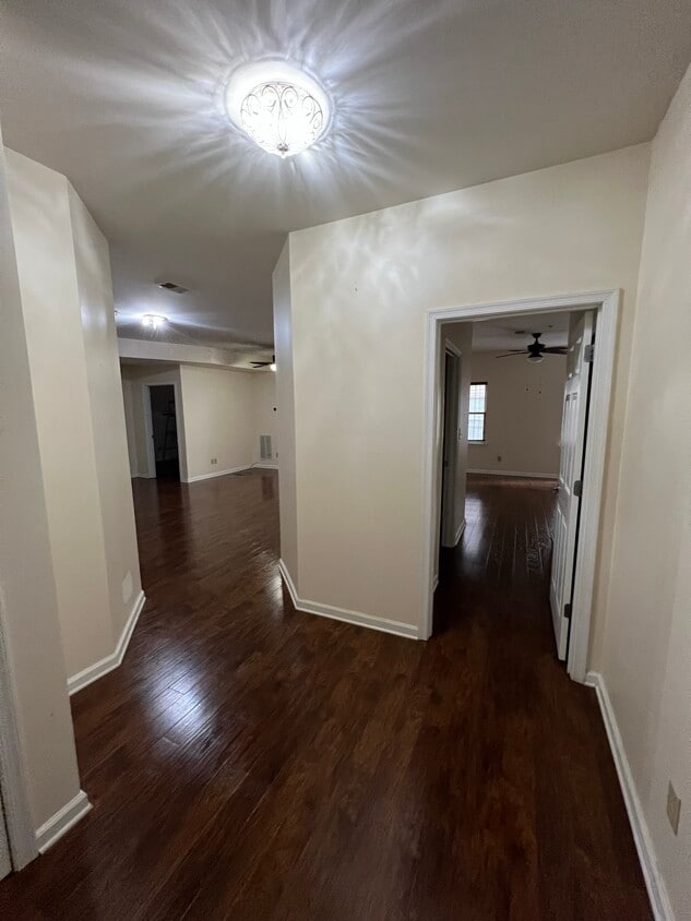 Primary Photo - 742 Westfield Ave