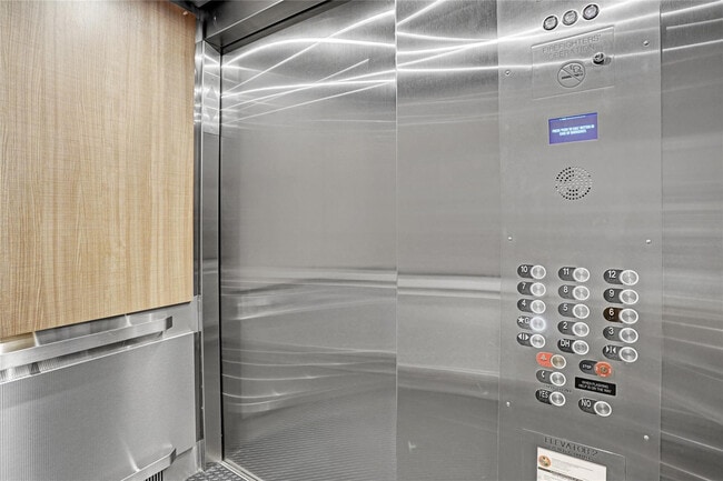 Building Photo - 4200 N Hwy A1A