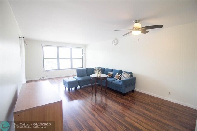 Foto del edificio - 2316 S Cypress Bend Dr