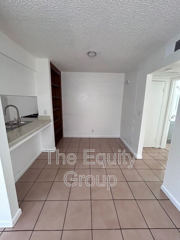 Building Photo - 116 W Murray Ave