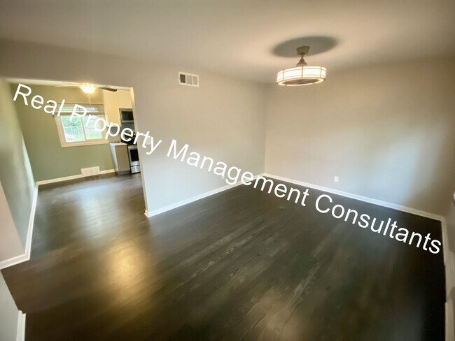 Building Photo - 3 Bedroom Home in Prairie Village
