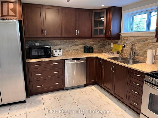 Building Photo - 247 HULLMER Dr