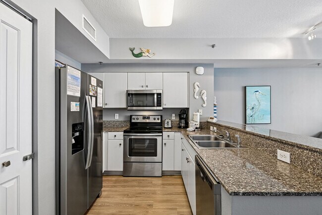 Building Photo - 9954 S Thomas Dr