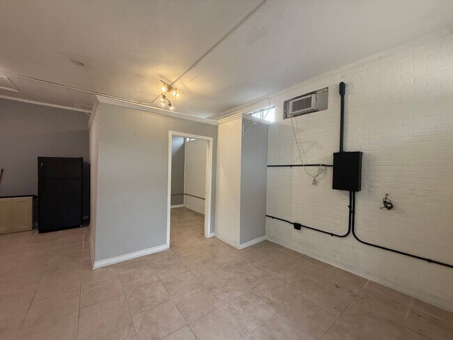 Foto del edificio - Rental Available: 427B General Mouton