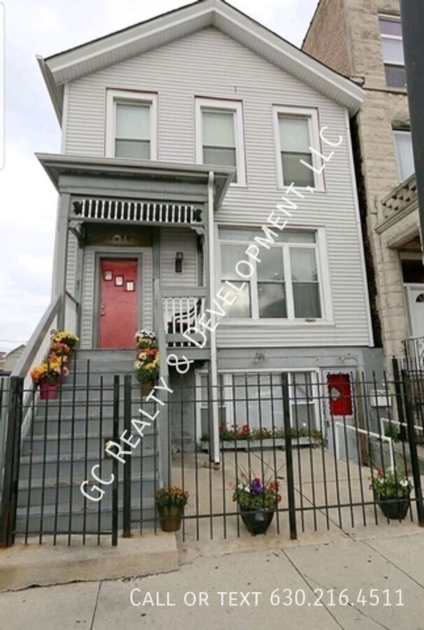 Building Photo - 3529 S Indiana Ave