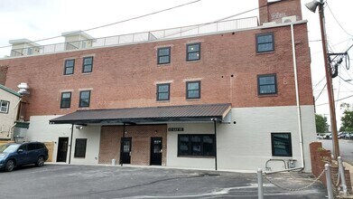 Westridge Gardens Luxury Rental Apartments 909 Westridge Gardens Ln Apartment For Rent Doorsteps Com