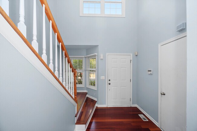 Foto del edificio - 315 Spring Point Dr