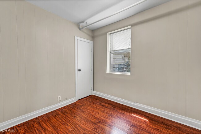 Foto del edificio - 2457 N Rockwell St