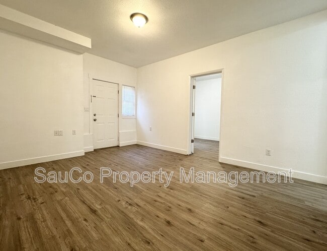 Building Photo - 6423 SW Raab Rd