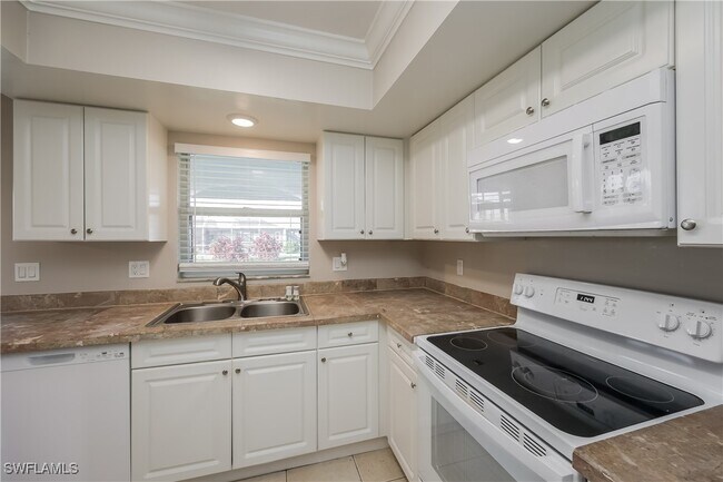 Foto del edificio - 325 SE 26th Terrace