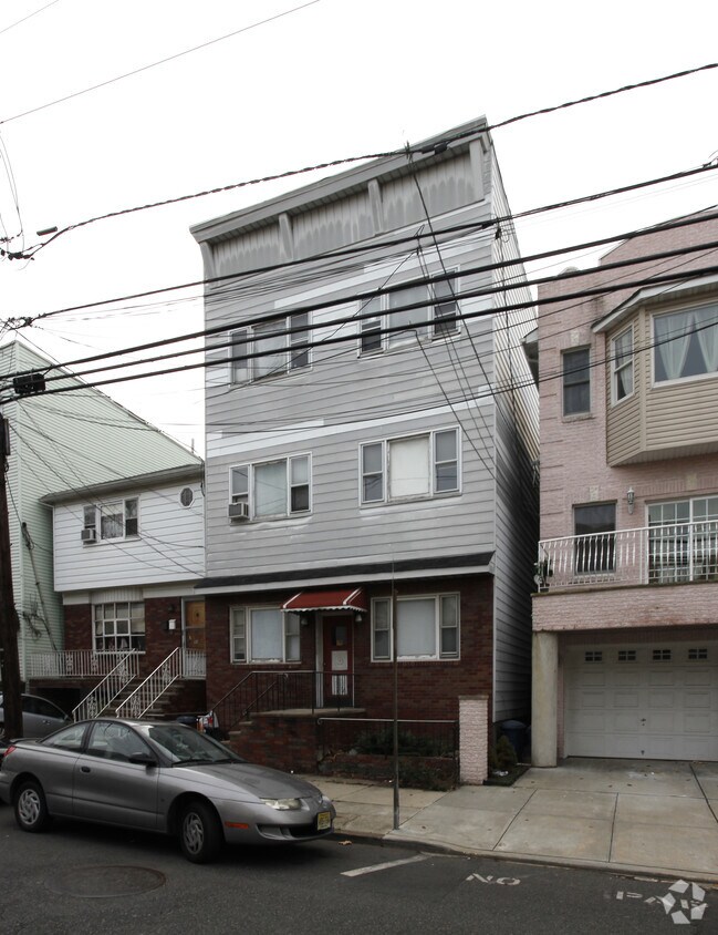 139 St Pauls Ave, Jersey City, NJ 07306 Apartments in Jersey City, NJ
