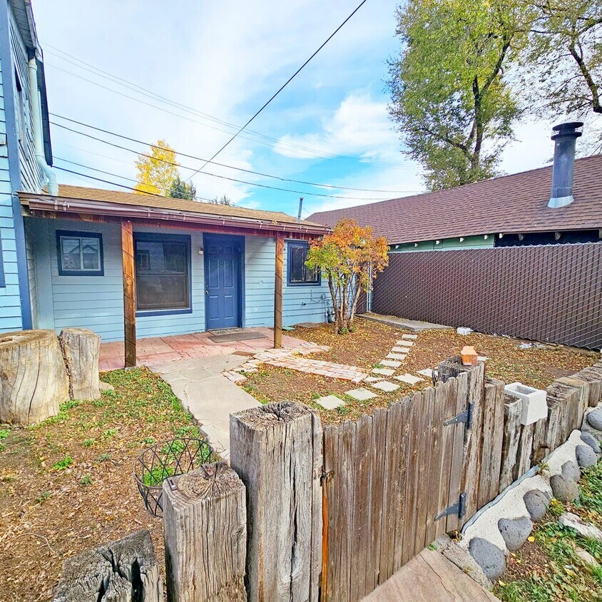 306 S Humphreys St Unit 1, Flagstaff, AZ 86001 Room for Rent in