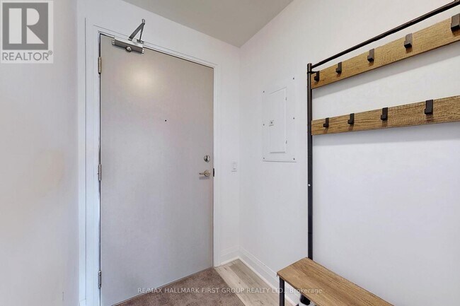 Photo du bâtiment - 3220-3220 Sheppard Ave E